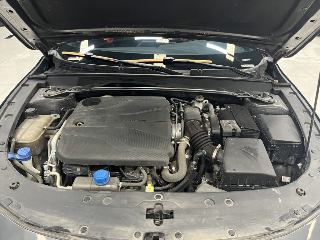 Changan UNI-V 2022 года 1.5T Sport Edition - Huishida Trading