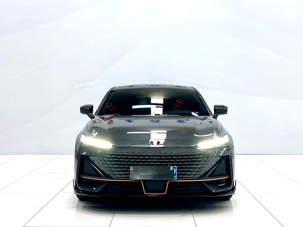 Changan UNI-V 2022 года 1.5T Sport Edition - Huishida Trading