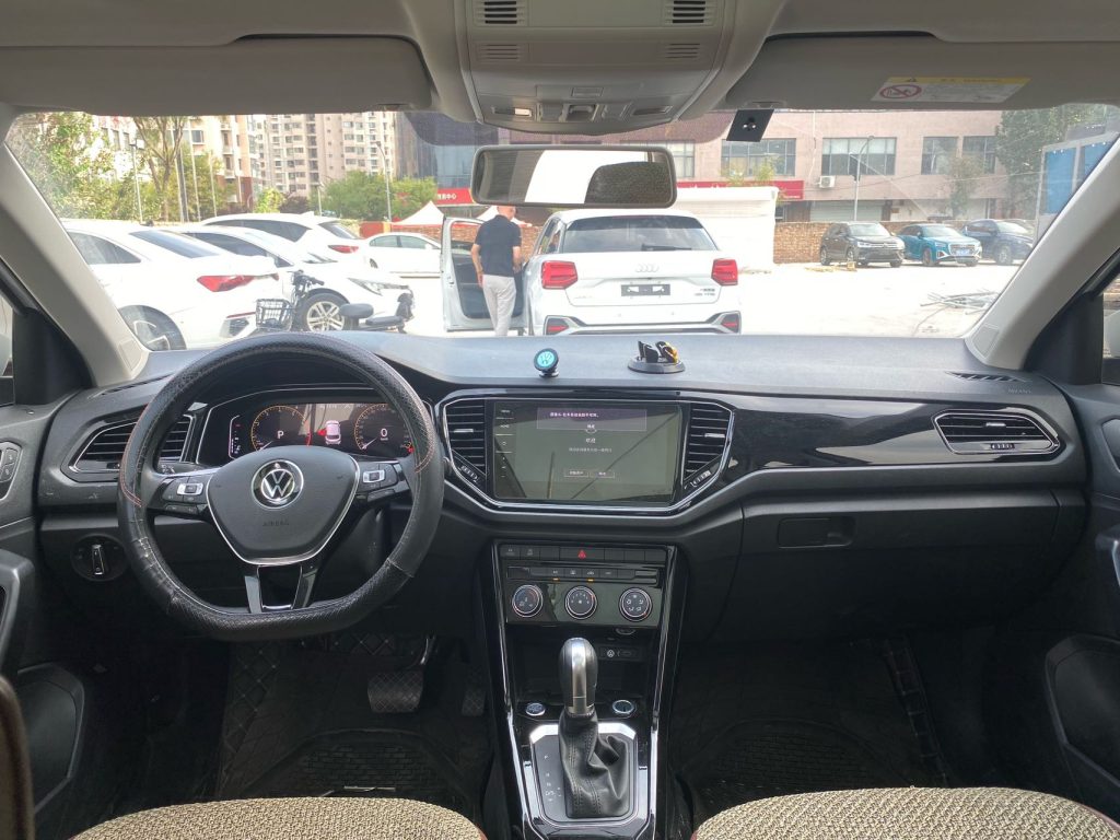 Volkswagen T-ROC 2021 280TSI DSG Двухколесный привод Comfort Connect Edition - Huishida Trading