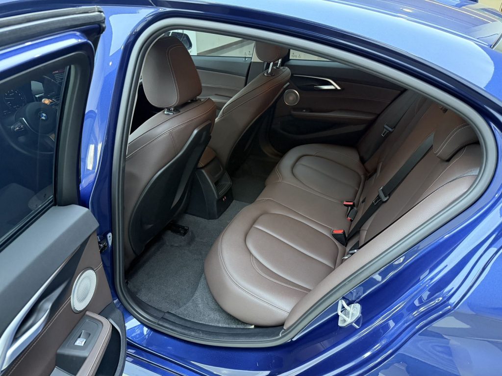 BMW 1 серии 2022 года 120i M Sport Night Edition - Huishida Trading