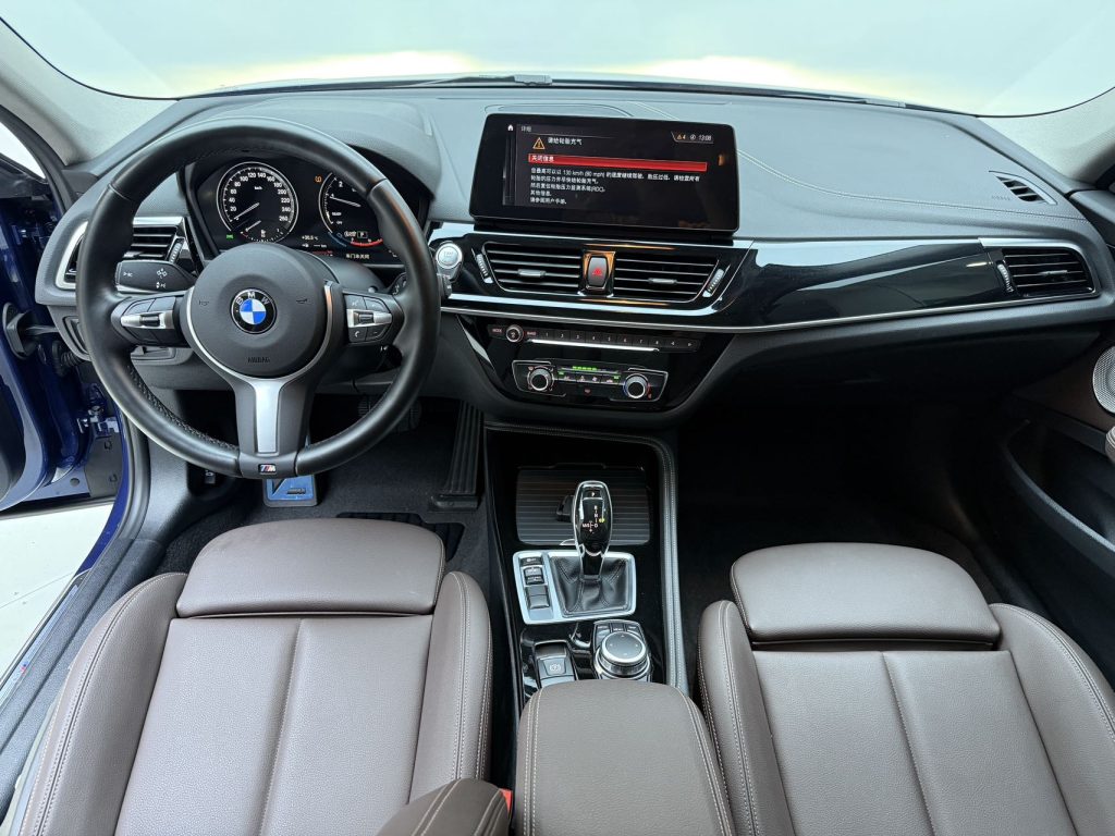 BMW 1 серии 2022 года 120i M Sport Night Edition - Huishida Trading