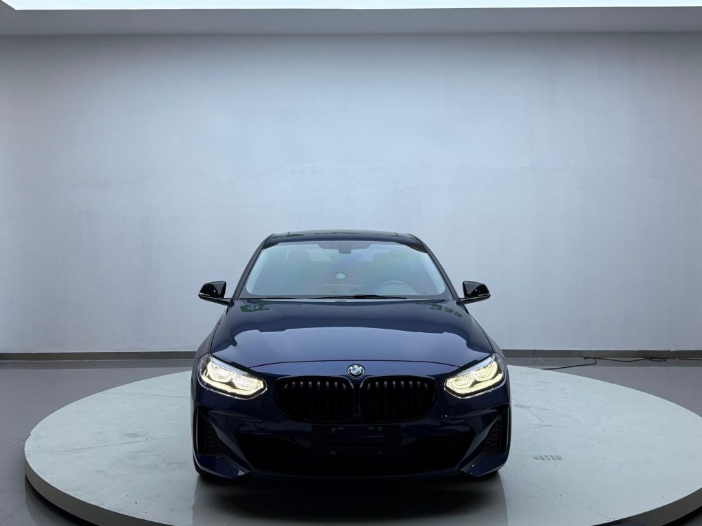 BMW 1 серии 2022 года 120i M Sport Night Edition - Huishida Trading