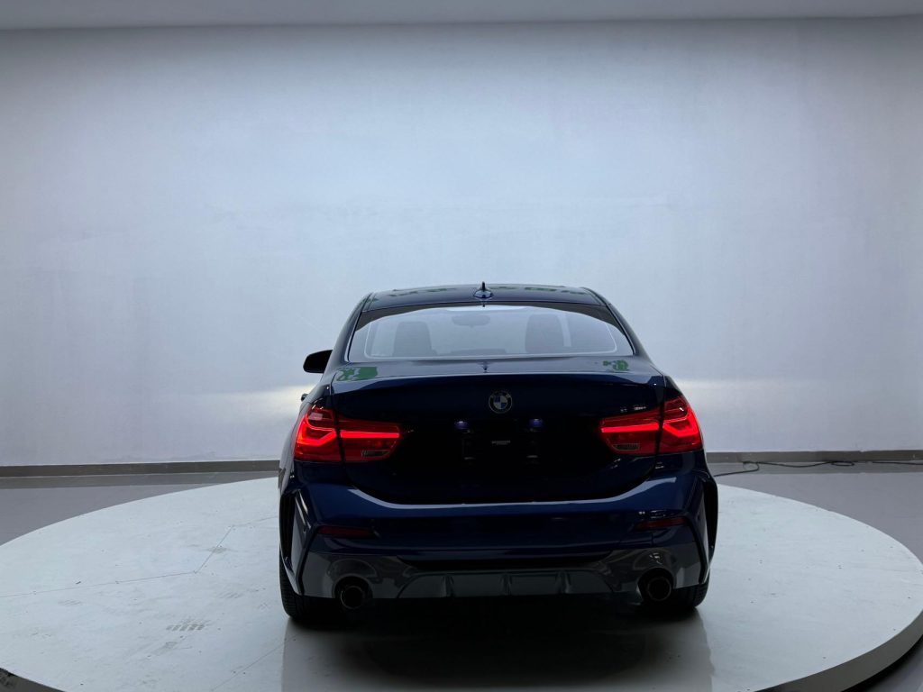 BMW 1 серии 2022 года 120i M Sport Night Edition - Huishida Trading