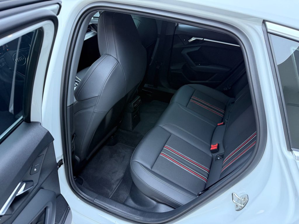 Audi A3 2021 Sportback 35 TFSI Спортивный стиль - Huishida Trading