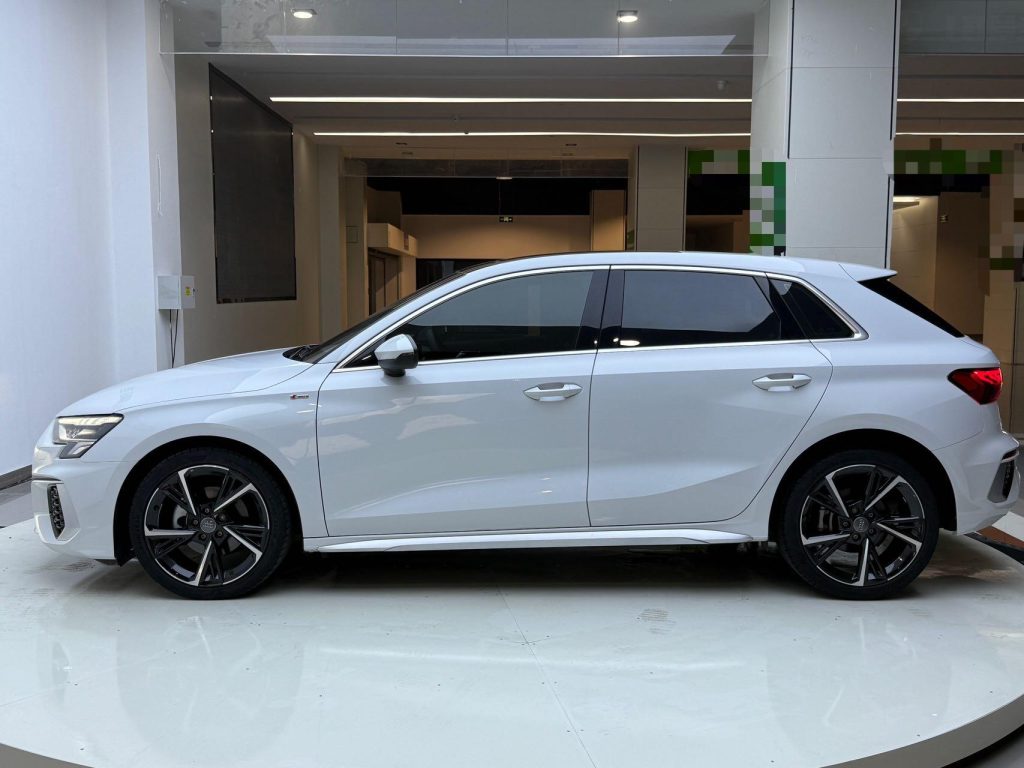 Audi A3 2021 Sportback 35 TFSI Спортивный стиль - Huishida Trading