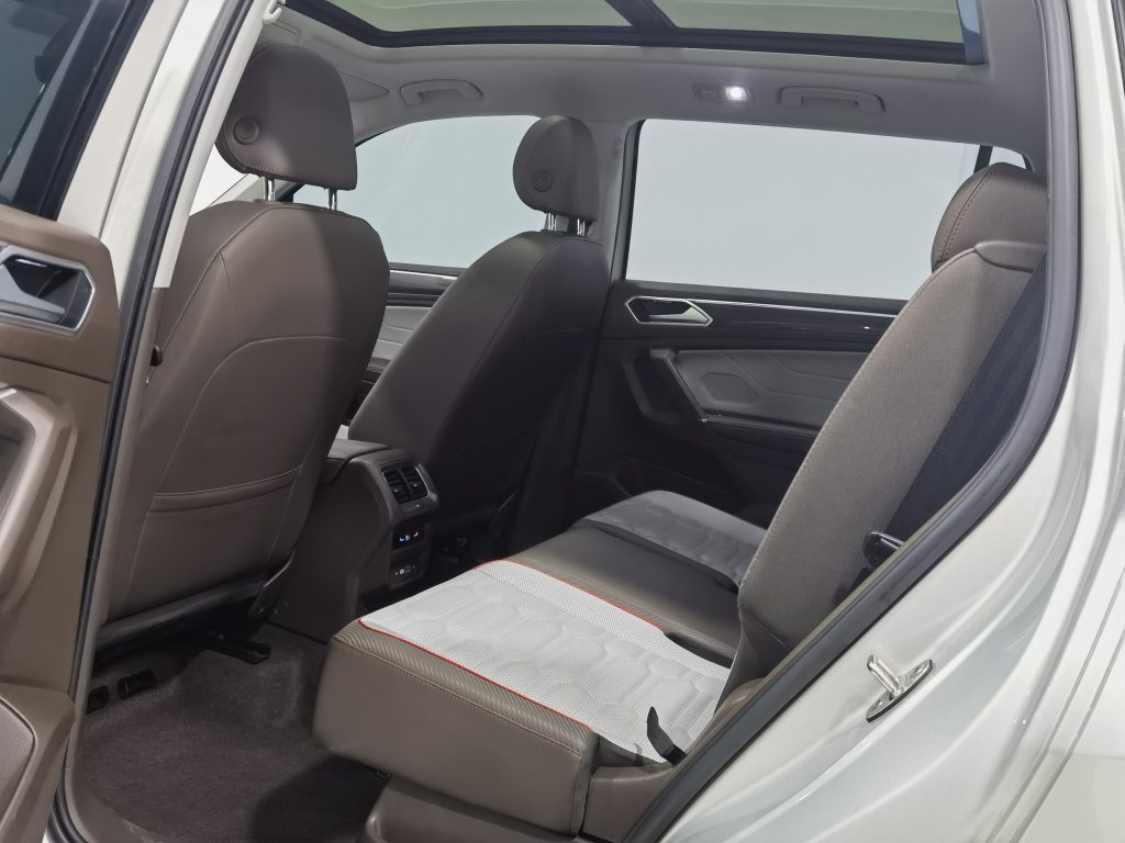 Volkswagen Tiguan L 2022 года 380TSI Автоматическая коробка передач, полный привод, R-Line Flagship Edition, 7-местный - Huishida Trading