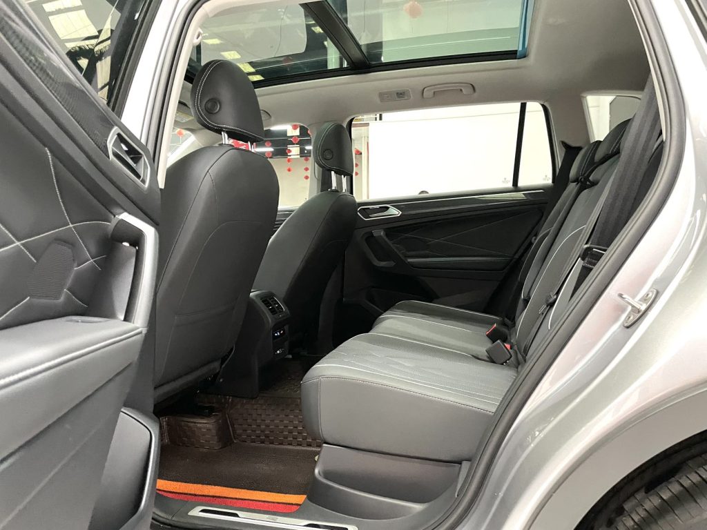 Volkswagen Tiguan L 2022 330TSI Automatic 2WD R-Line Premium Edition - Huishida Trading