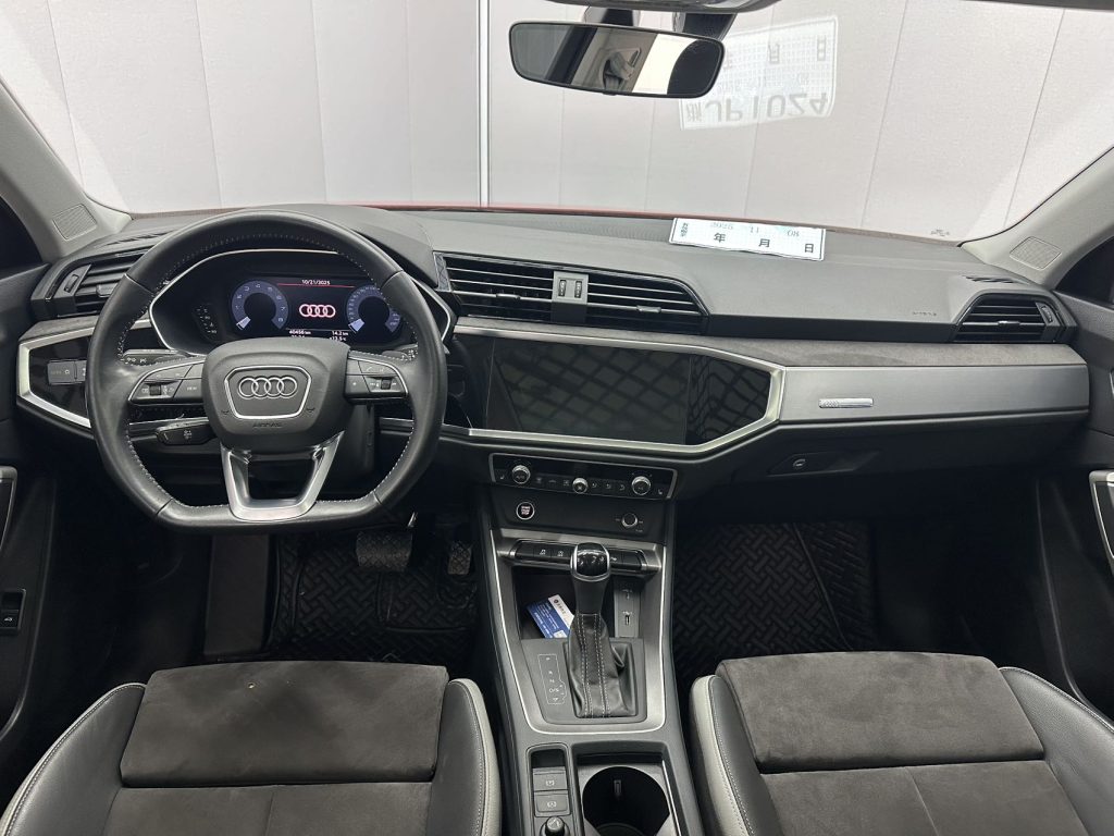 Audi Q3 2021 года 35 TFSI Sportline - Huishida Trading