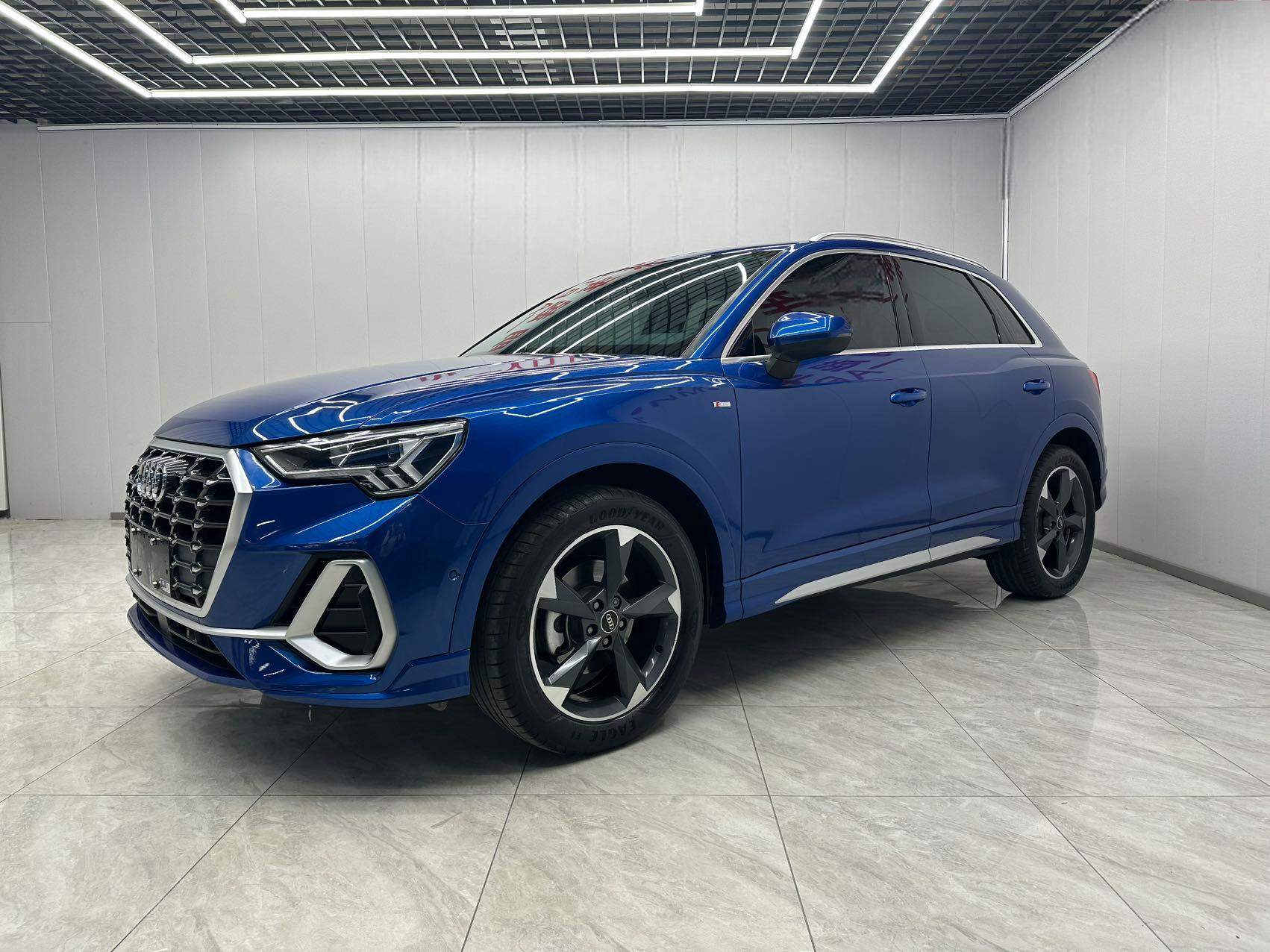 Audi Q3  2021 года  35 TFSI Sportline