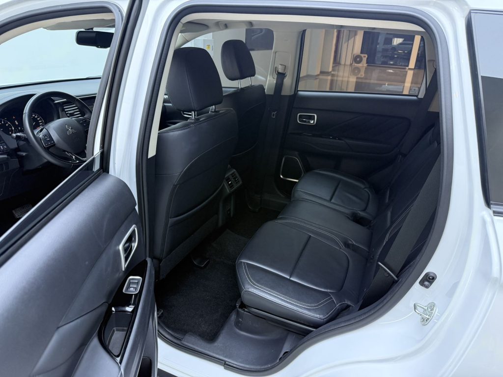 Mitsubishi Outlander 2020 года 2,0 л 2WD Comfort Edition 5-местный - Huishida Trading