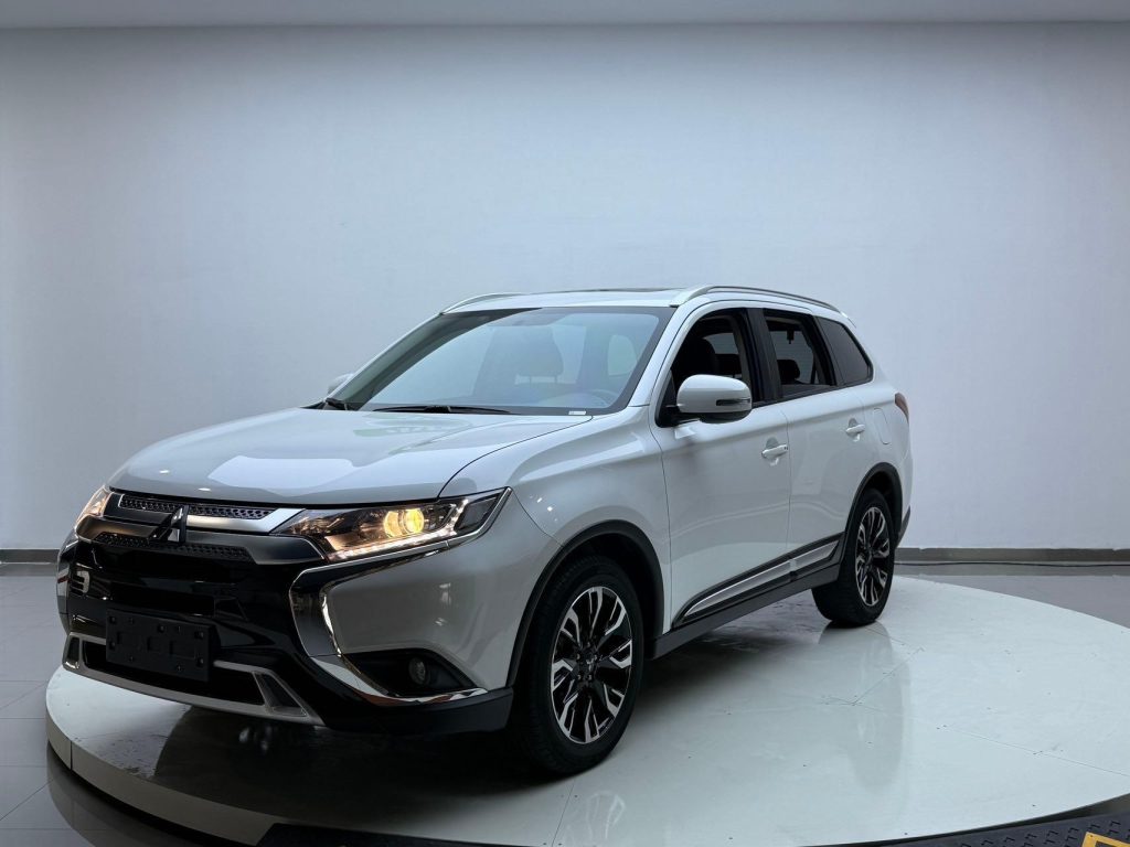 Mitsubishi Outlander 2020 года 2,0 л 2WD Comfort Edition 5-местный - Huishida Trading