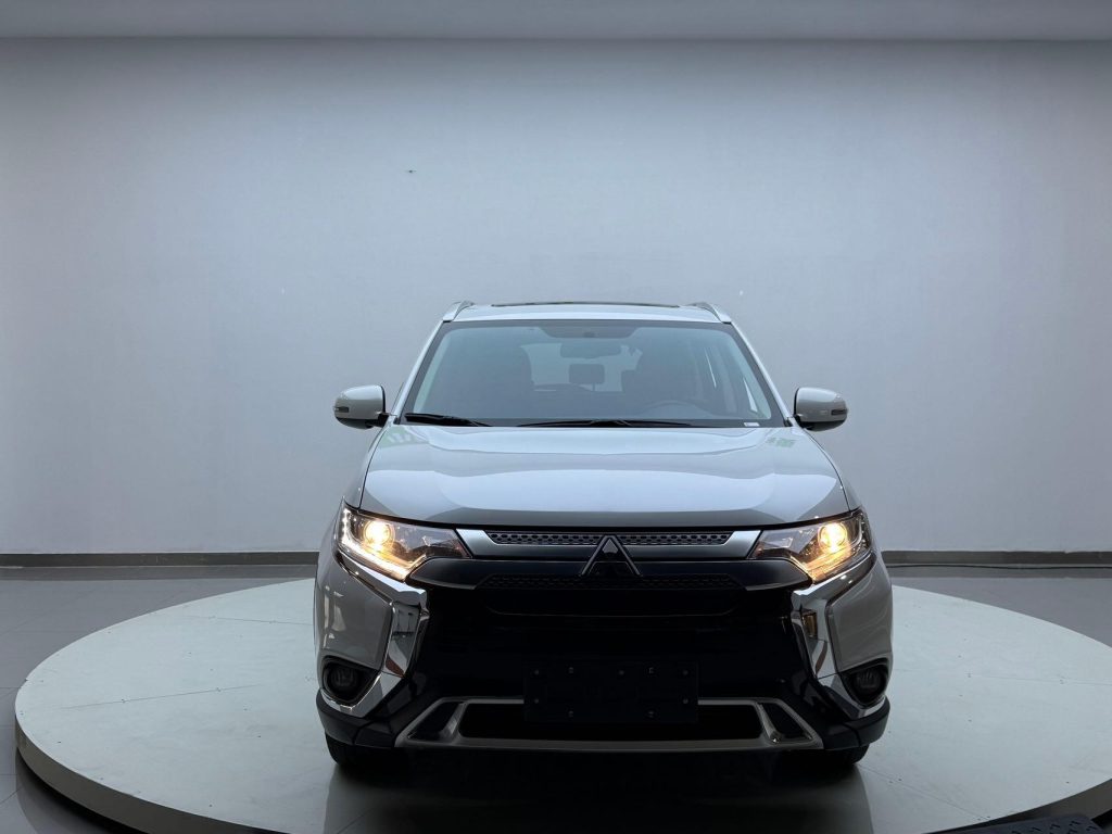 Mitsubishi Outlander 2020 года 2,0 л 2WD Comfort Edition 5-местный - Huishida Trading