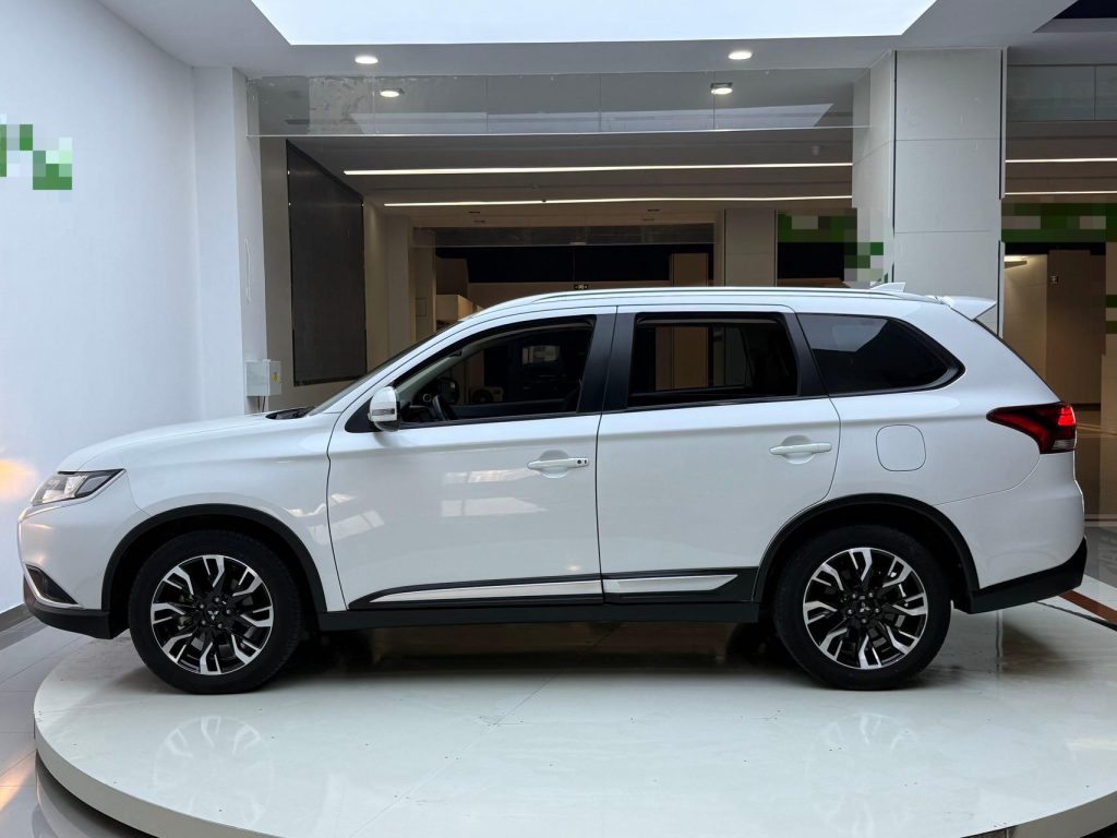 Mitsubishi Outlander 2020 года 2,0 л 2WD Comfort Edition 5-местный - Huishida Trading