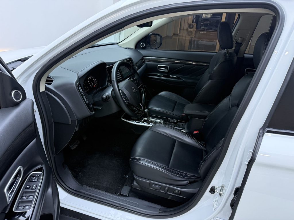 Mitsubishi Outlander 2020 года 2,0 л 2WD Comfort Edition 5-местный - Huishida Trading