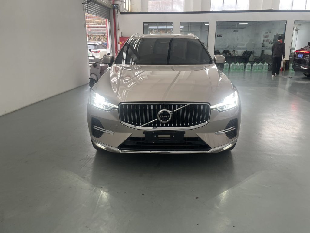 2023 Volvo XC60 B5 AWD Inscription Luxury Edition - Huishida Trading