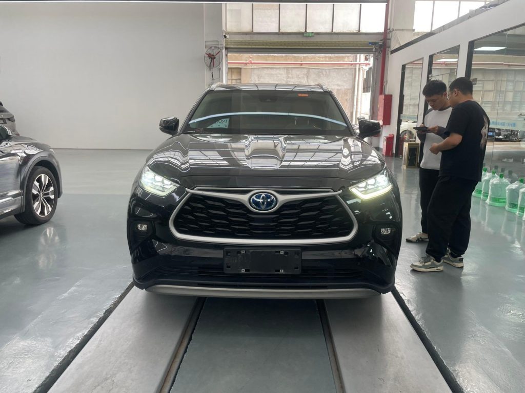 Toyota Highlander 2022 Dual-Hybrid 2.5L 4WD Premium Edition 7-местный - Huishida Trading