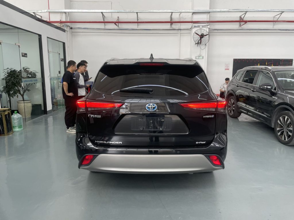 Toyota Highlander 2022 Dual-Hybrid 2.5L 4WD Premium Edition 7-местный - Huishida Trading