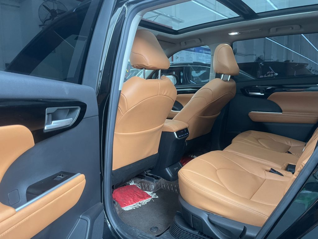 Toyota Highlander 2022 Dual-Hybrid 2.5L 4WD Premium Edition 7-местный - Huishida Trading