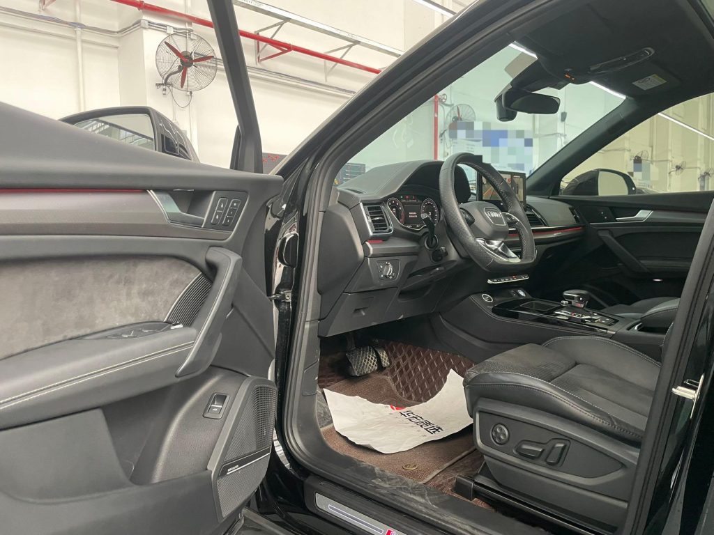 Audi Q5L Sportback 2021 года 45 TFSI Luxury - Huishida Trading