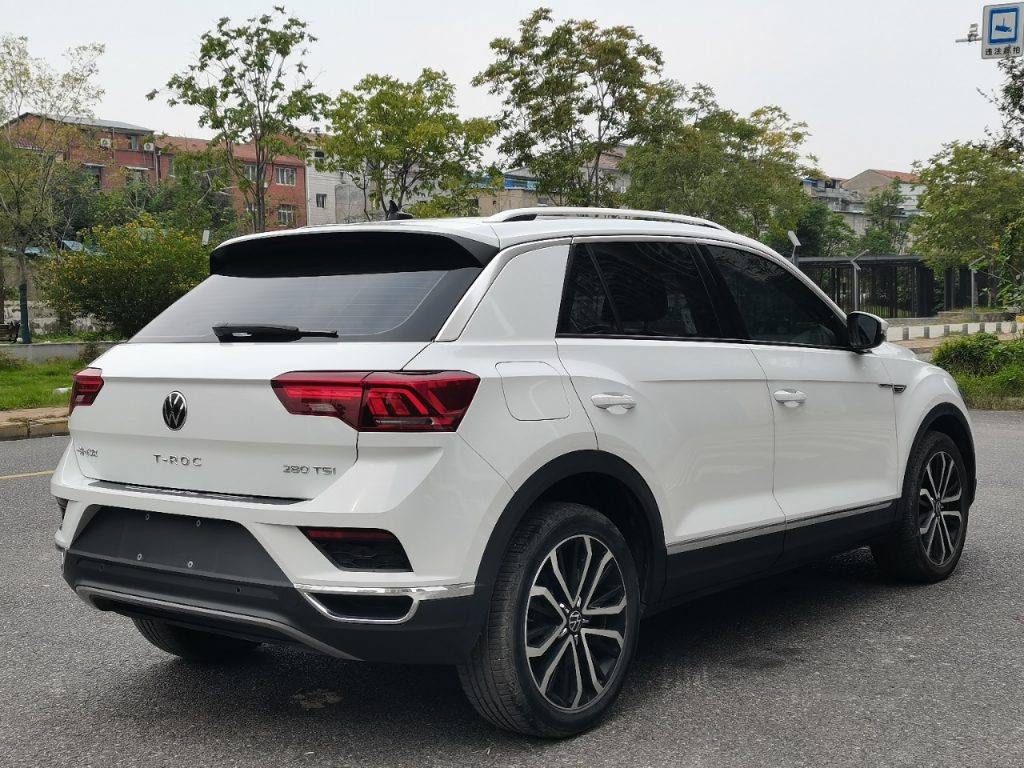 Volkswagen T-ROC 2022 280TSI DSG Двухколесный привод Comfort PLUS - Huishida Trading