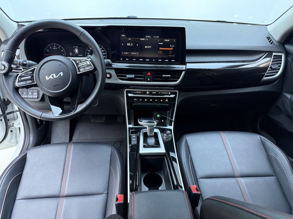 Kia KX3 2021 года 1,5 л CVT Обновленная версия - Huishida Trading