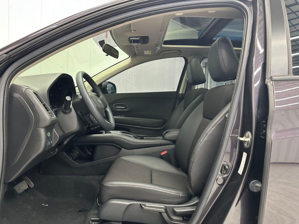 Honda Vezel 2022 1.5L CVT Phantom Night Pioneer Edition - Huishida Trading