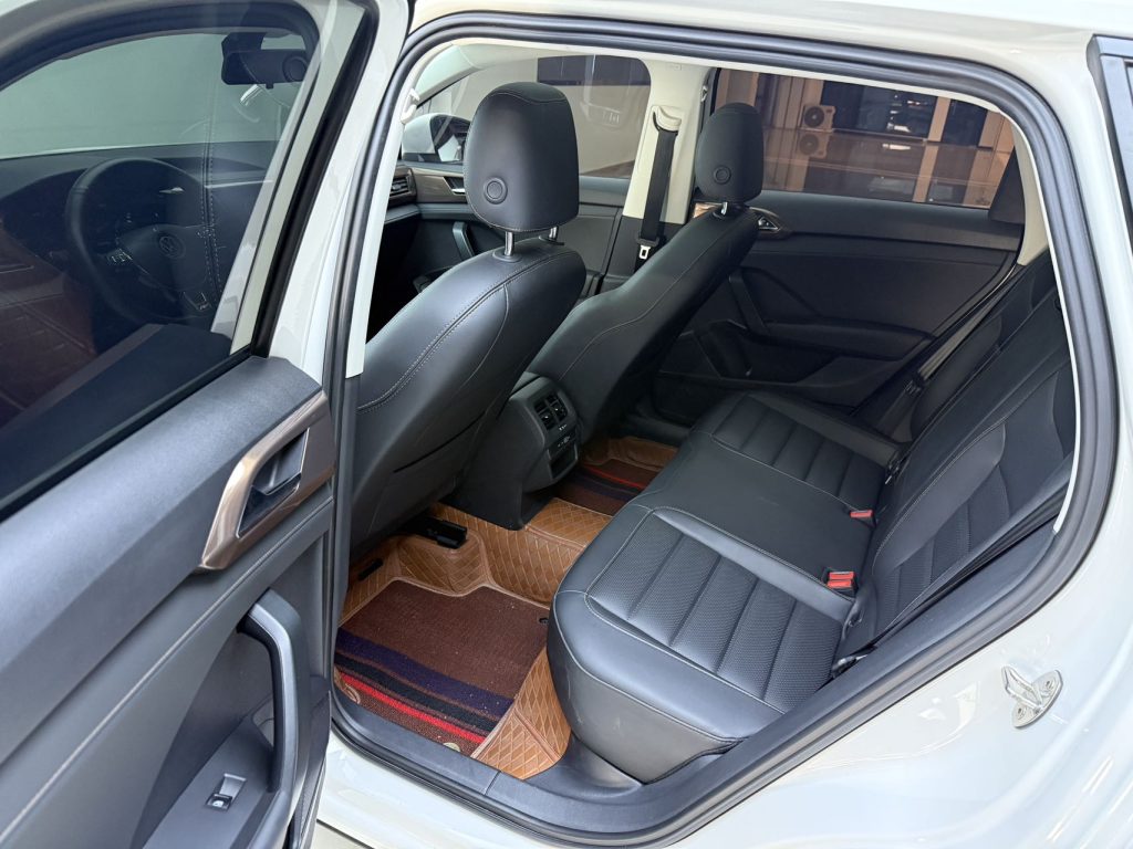 Volkswagen Tharu 2022 года 280TSI Двухколесный привод Luxury Edition - Huishida Trading