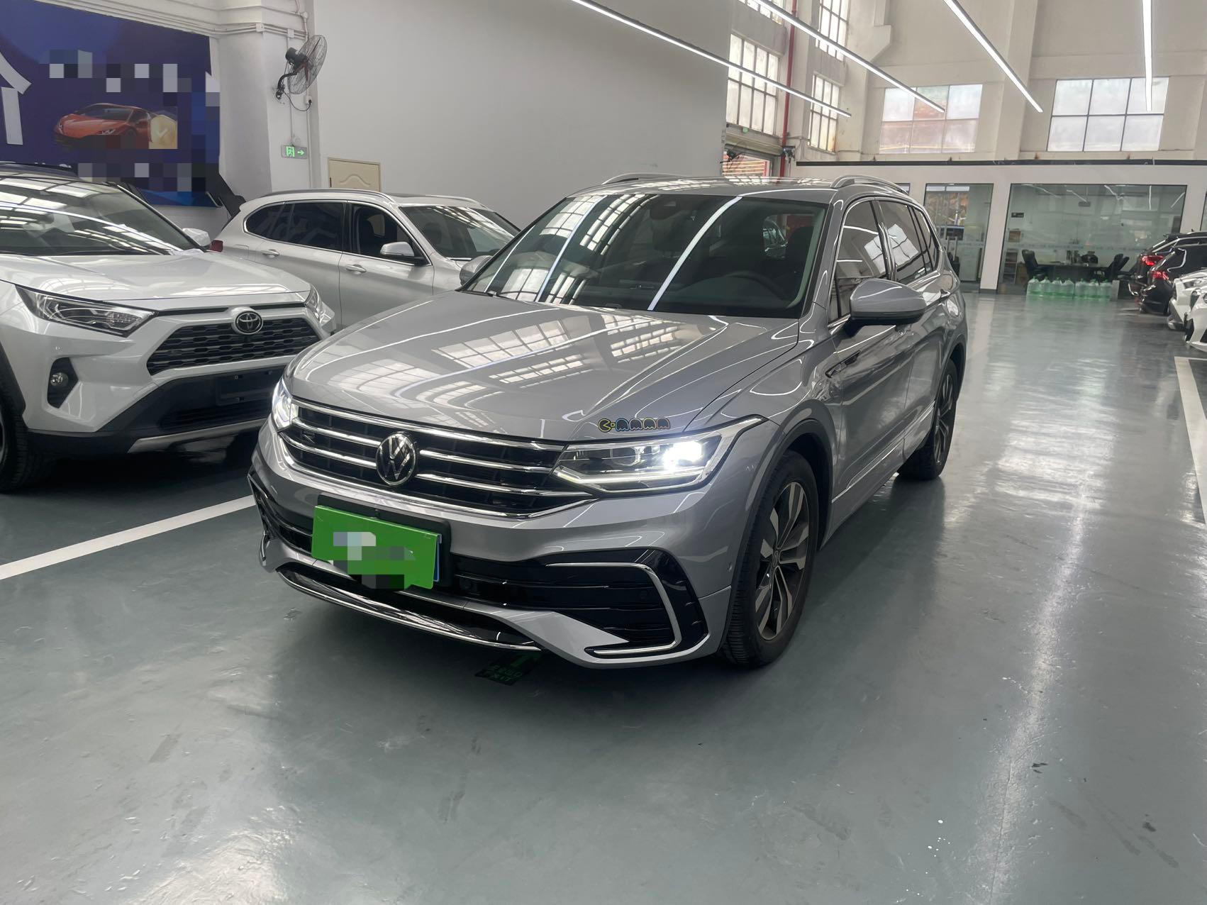 Volkswagen Tiguan L   2023 года  330TSI  Автоматическая коробка передач Передний привод R-Line Premium Edition
