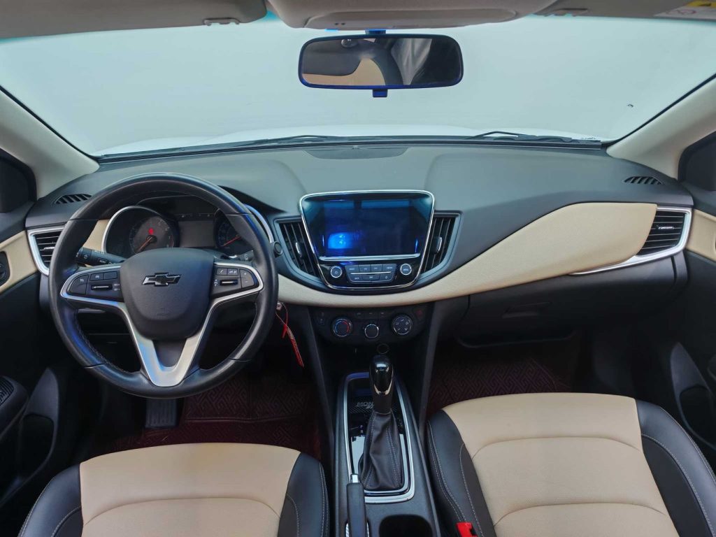 Chevrolet Monza 2022 года 320 Автоматическая коробка передач Enjoy Sunroof Edition - Huishida Trading