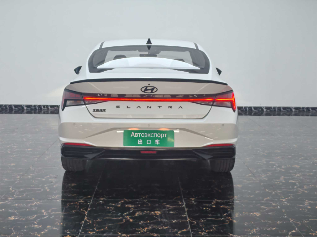 Hyundai Elantra 2022 года 1,5 л CVT 20-летие - Huishida Trading