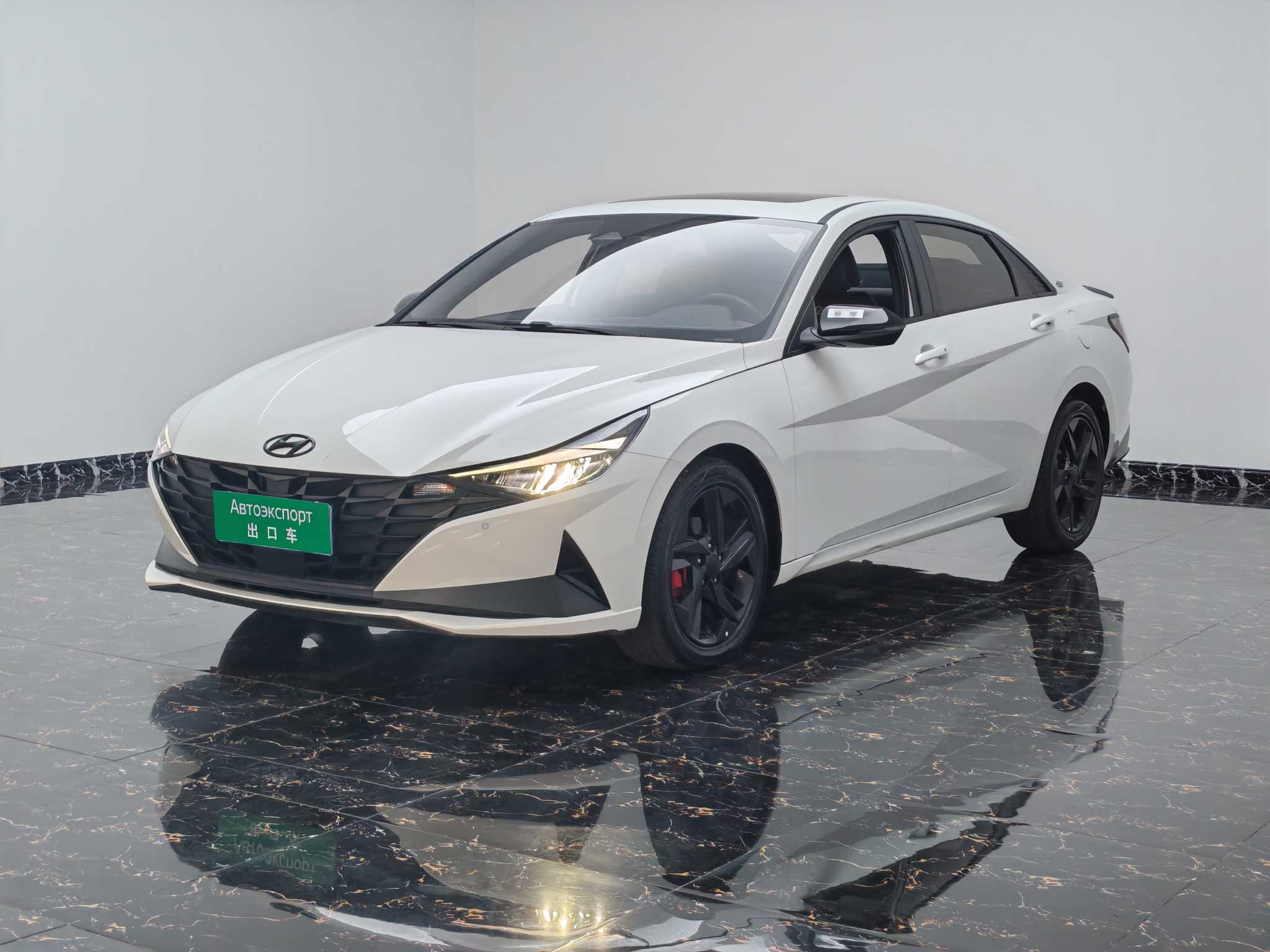 Hyundai Elantra  2022 года  1,5 л CVT  20-летие