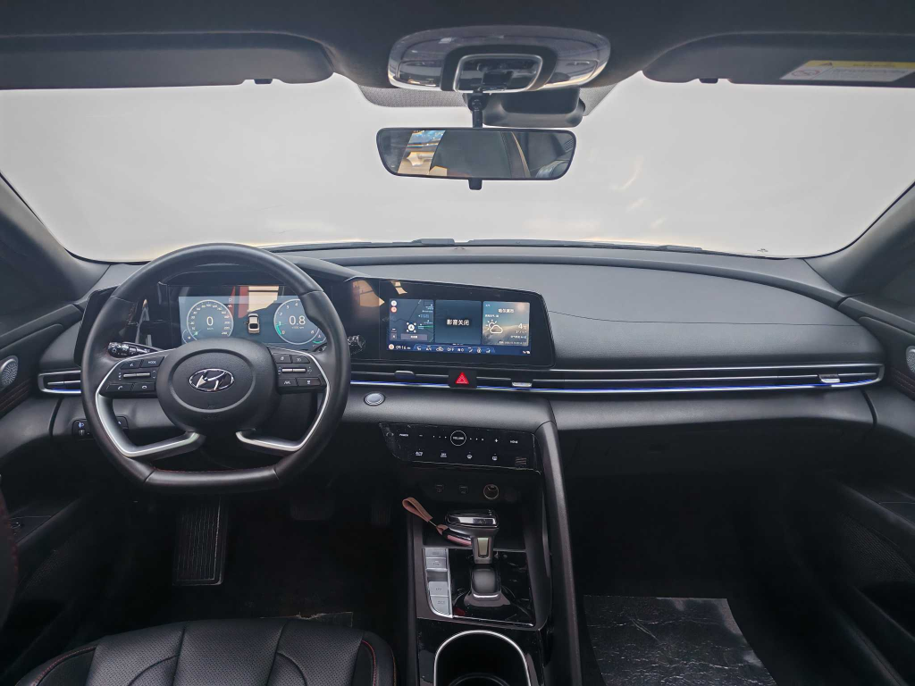 Hyundai Elantra 2022 года 1,5 л CVT 20-летие - Huishida Trading