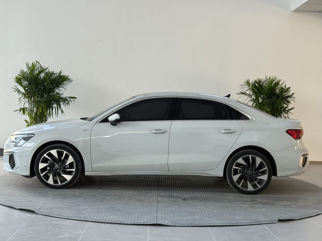 Audi A3 2022 A3L Limousine 35 TFSI Sportline - Huishida Trading