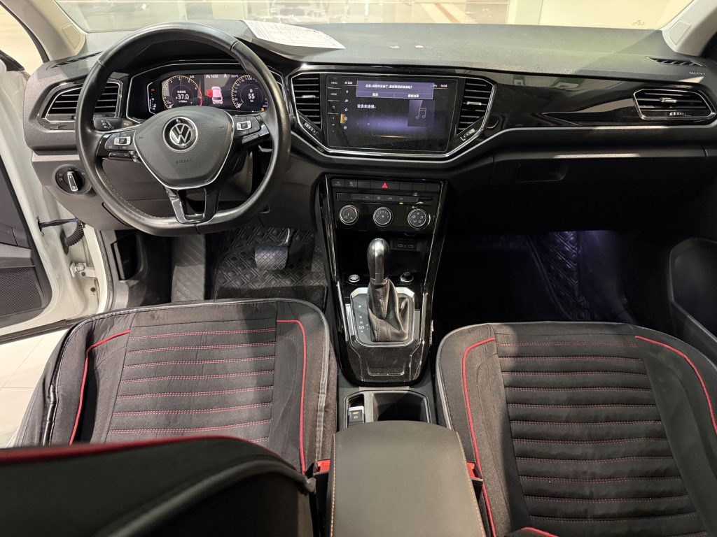 Volkswagen T-ROC 2021 года 280TSI DSG Передний привод Комфорт Smart Connect 30-летие - Huishida Trading