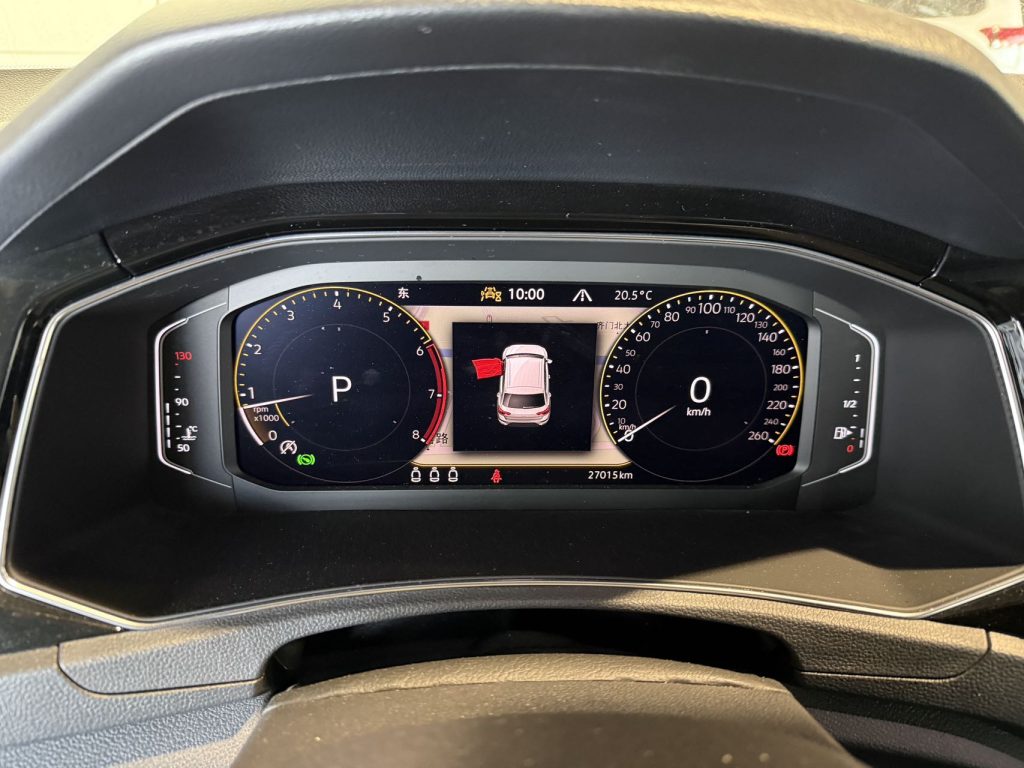 Volkswagen T-ROC 2022 года 280TSI DSG Передний привод Comfort PLUS - Huishida Trading