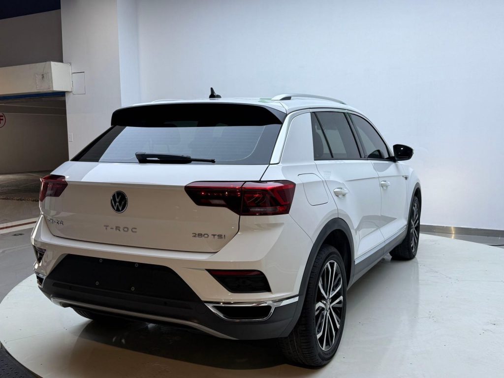 Volkswagen T-ROC 2022 года 280TSI DSG Передний привод Comfort PLUS - Huishida Trading