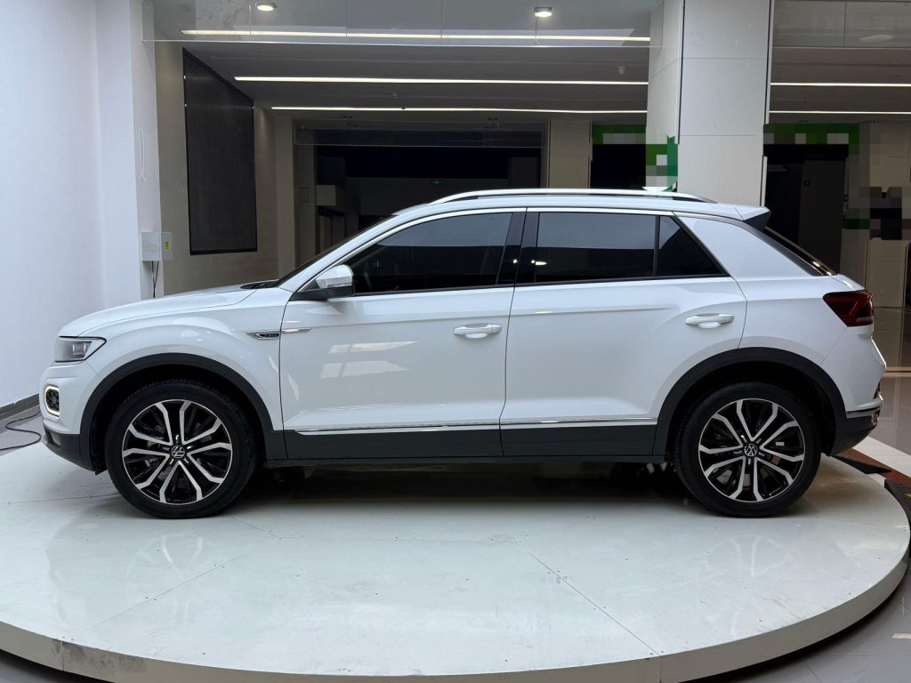 Volkswagen T-ROC 2022 года 280TSI DSG Передний привод Comfort PLUS - Huishida Trading