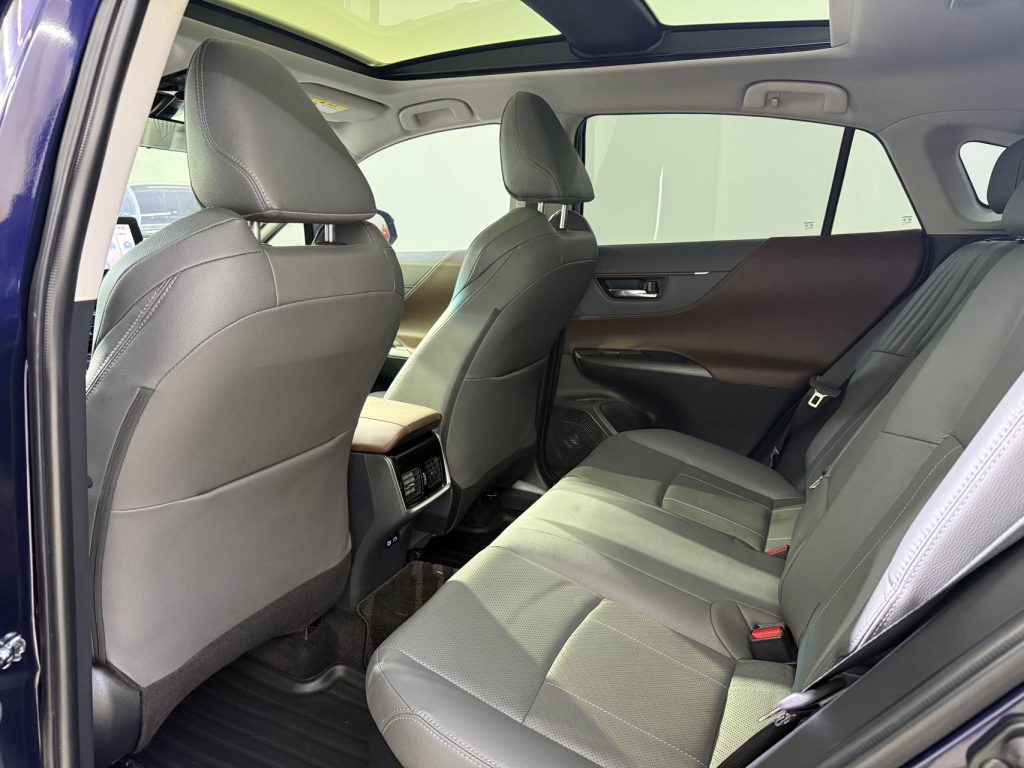 TOYOTA HARRIER 2022 Dual-Hybrid 2.5L CVT 4WD Flagship Edition - Huishida Trading