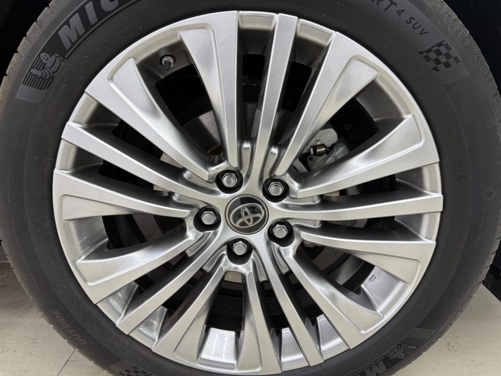 TOYOTA HARRIER 2022 Dual-Hybrid 2.5L CVT 4WD Flagship Edition - Huishida Trading