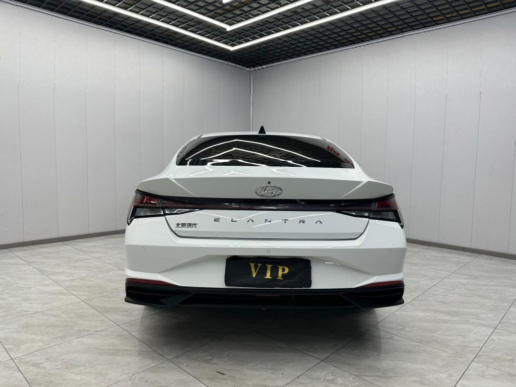 Hyundai Elantra 2022 года 1,5 л CVT LUX Premium Edition - Huishida Trading