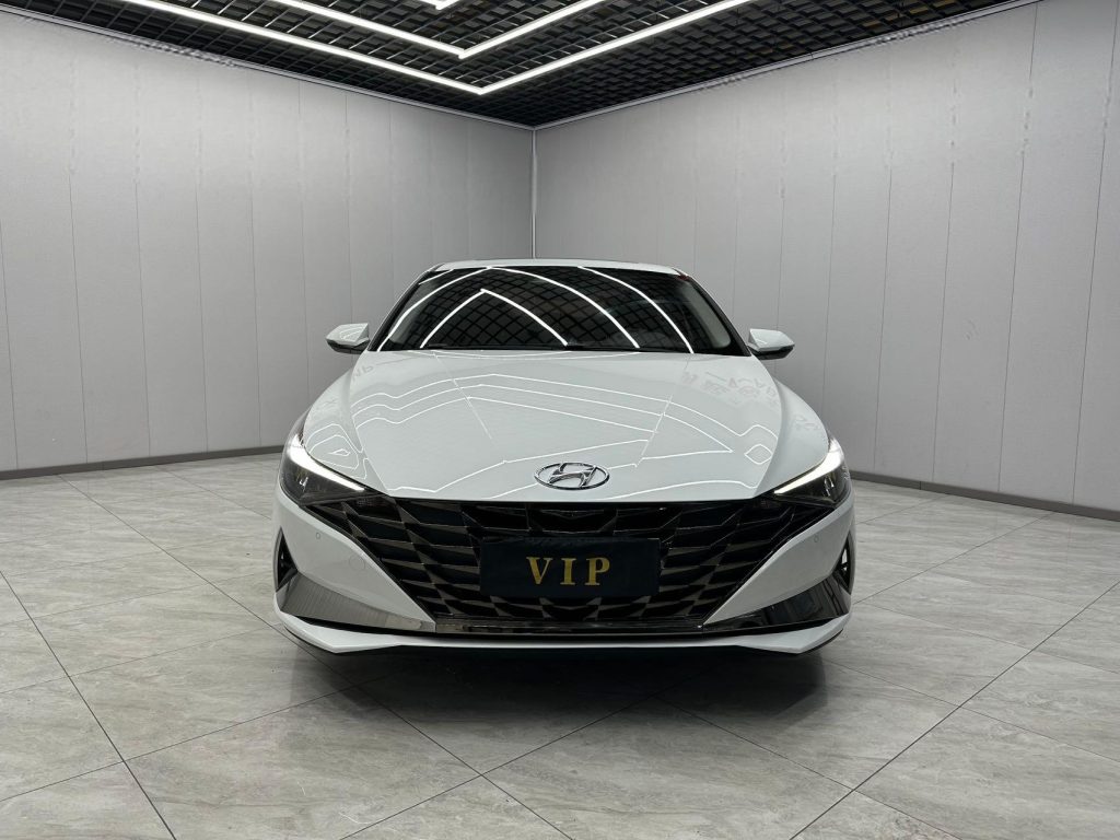 Hyundai Elantra 2022 года 1,5 л CVT LUX Premium Edition - Huishida Trading