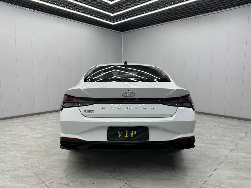 Hyundai Elantra 2022 года 1,5 л CVT LUX Premium Edition - Huishida Trading