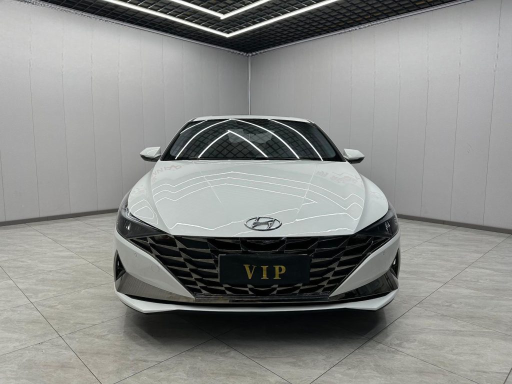 Hyundai Elantra 2022 года 1,5 л CVT LUX Premium Edition - Huishida Trading