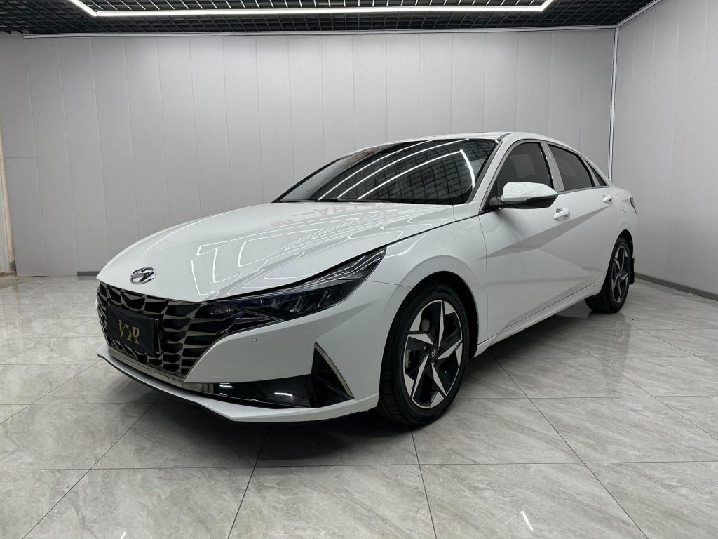 Hyundai Elantra 2022 года 1,5 л CVT LUX Premium Edition - Huishida Trading