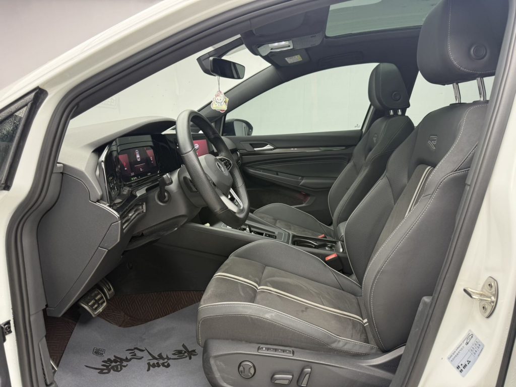 Volkswagen Golf 2023 280TSI DSG R-Line - Huishida Trading