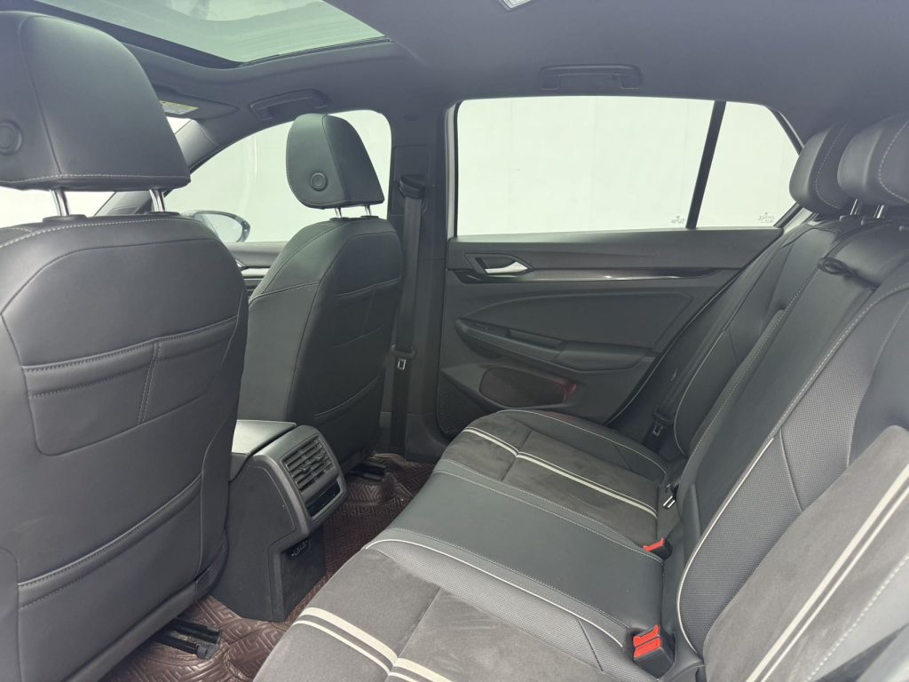 Volkswagen Golf 2023 280TSI DSG R-Line - Huishida Trading