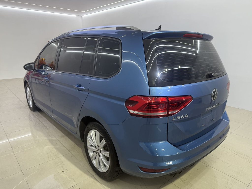 Volkswagen Touran Модель 2021 года L 280TSI DSG Comfort Edition 7-местный - Huishida Trading