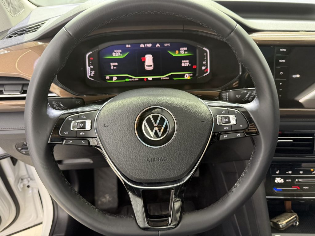 Volkswagen Tharu 2021 280TSI Two-Wheel Drive Luxury Edition PLUS - Huishida Trading