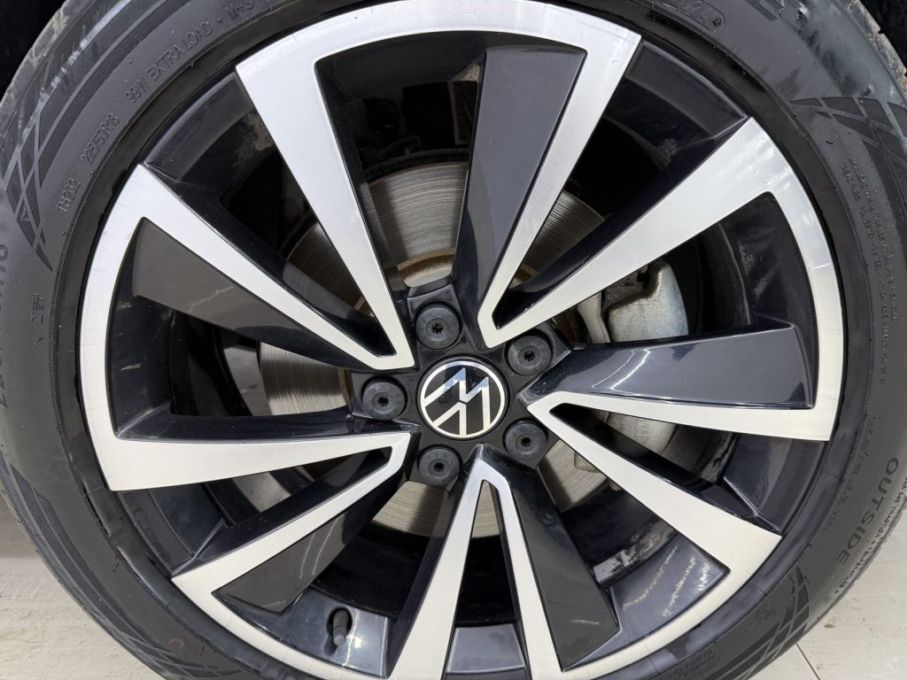 Volkswagen Tharu 2021 280TSI Two-Wheel Drive Luxury Edition PLUS - Huishida Trading