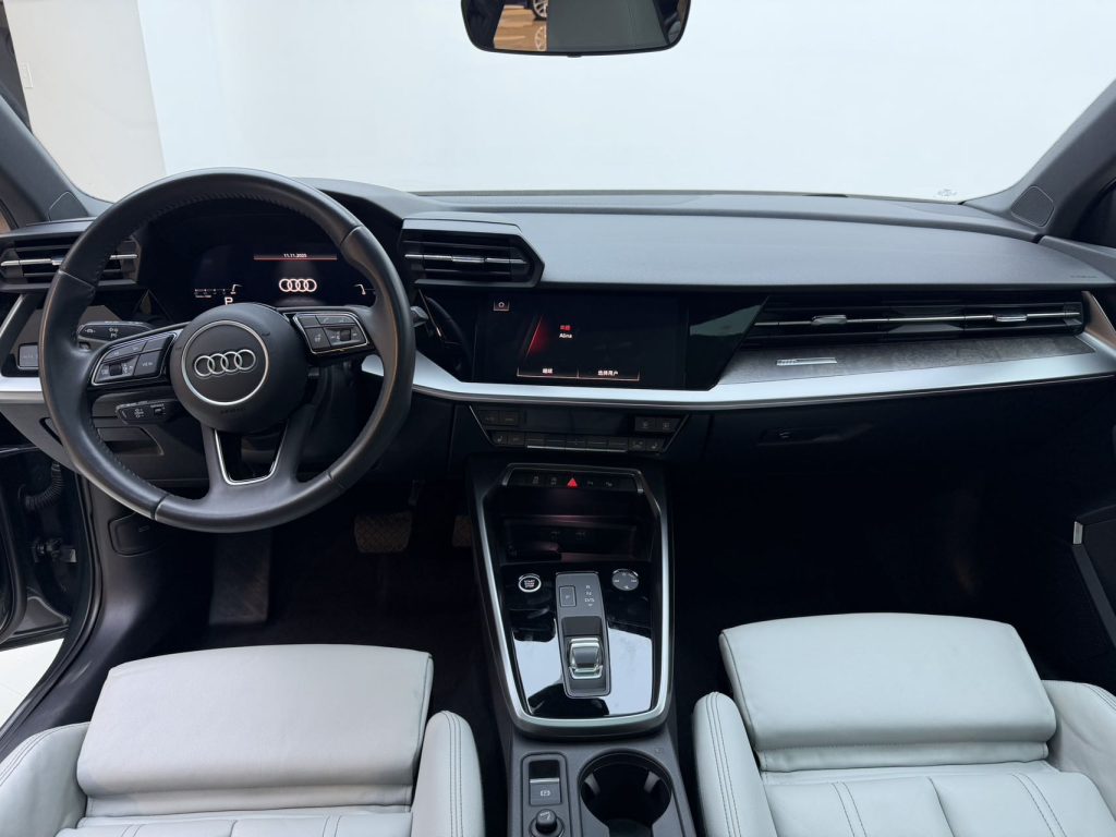 Audi A3 2021 A3L Limousine 35 TFSI Luxury Elegance Edition - Huishida Trading